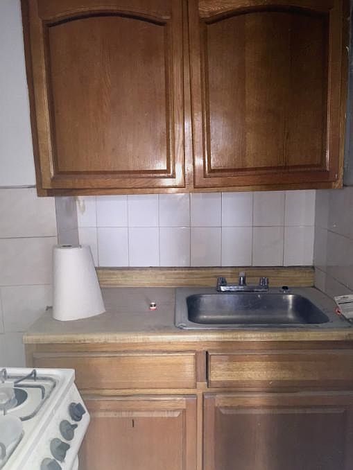1st image of 295 New York Ave APT 4