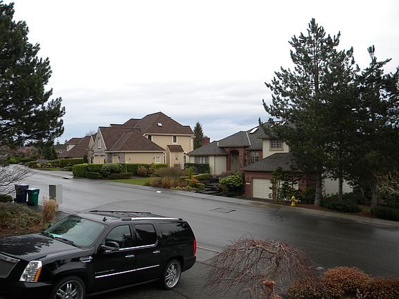 5th image of 4913 162nd Ct NE