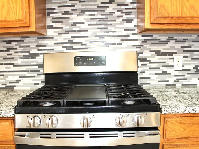 16014 Clayton Green Dr — Photo 10
