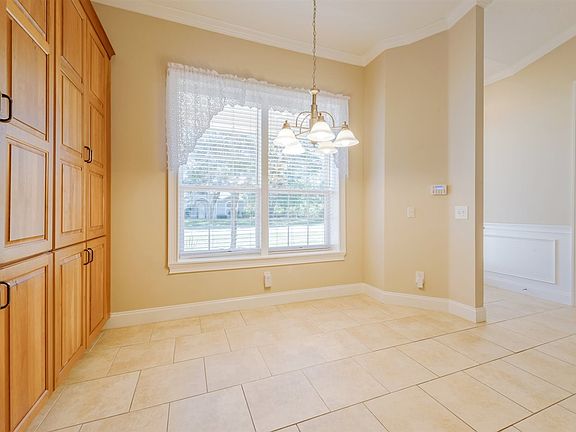 4th image of 612 Felix Ct