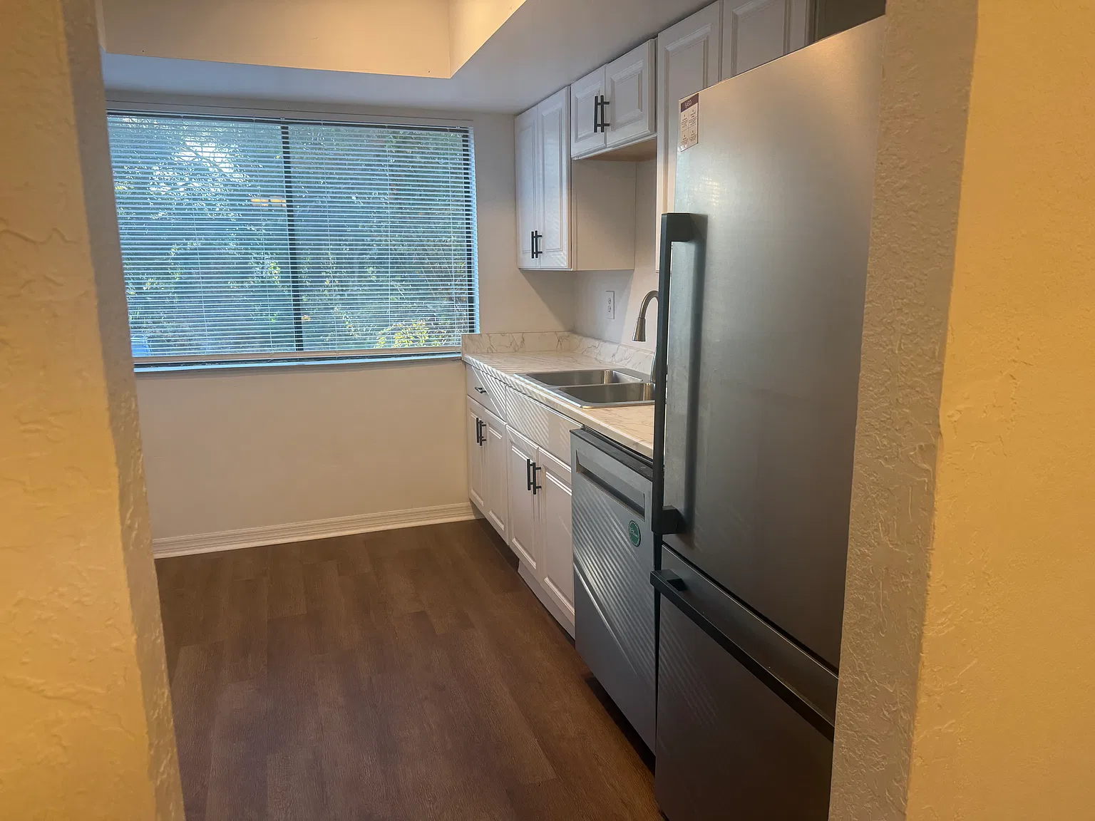 2 bed, 1500 sqft, $1,750 — Photo 2