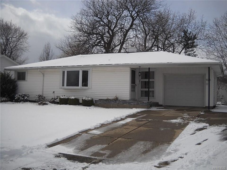1st image of 928 Woodstock Ave