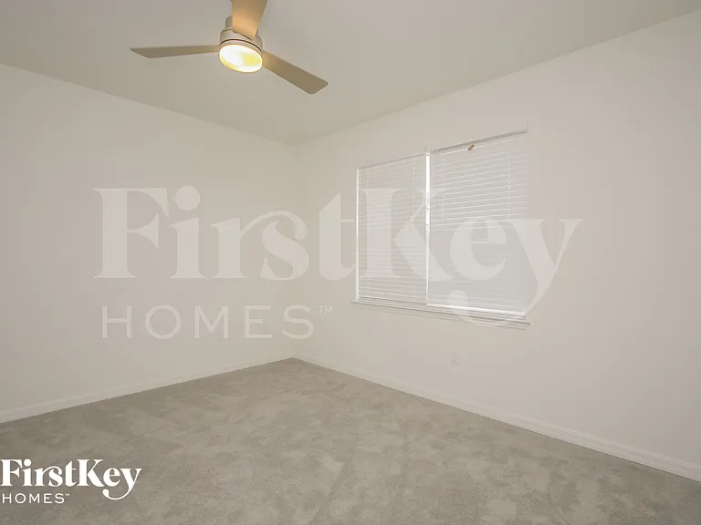 328 Corbel Ln — Photo 10