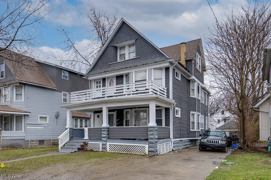 2113 W 98th St photo 1