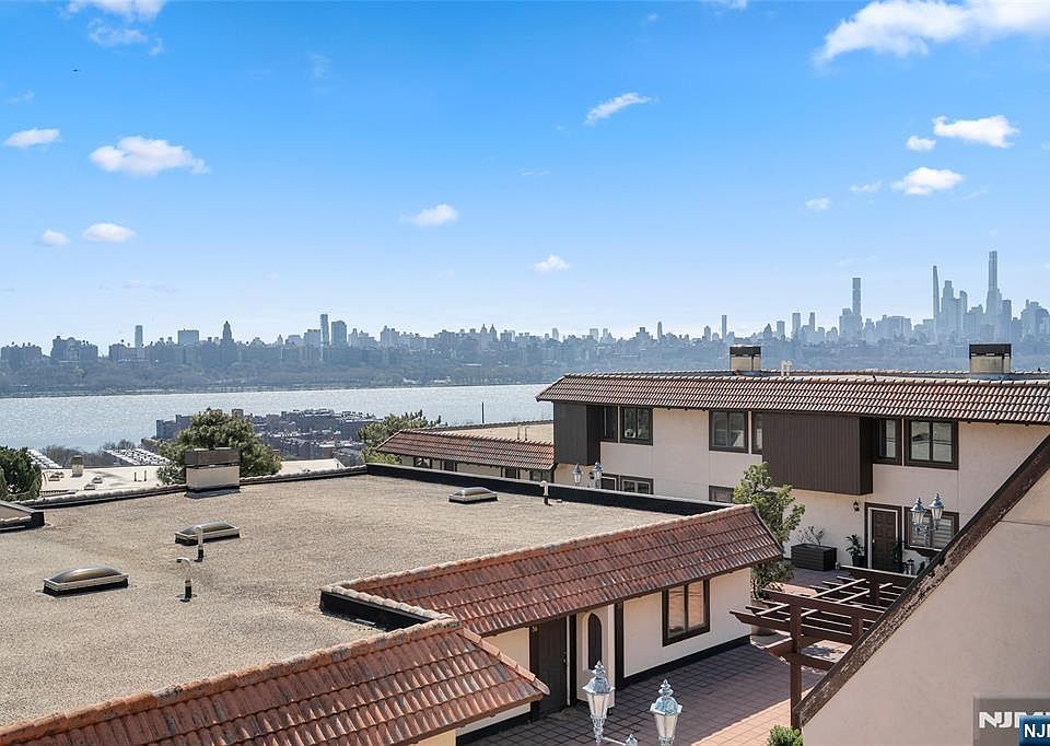 1st image of 300 Gorge Rd APT 58