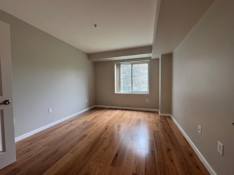 1 Cityview Ln #213 — Photo 9