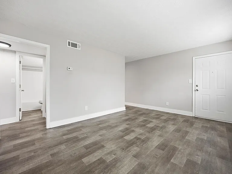 Ridgewood Apartments — Photo 5