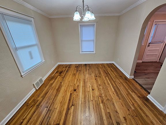 3rd image of 116 Bolton Dr