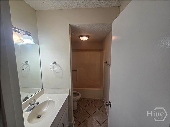 4th image of 2505 W Broad Street #321
