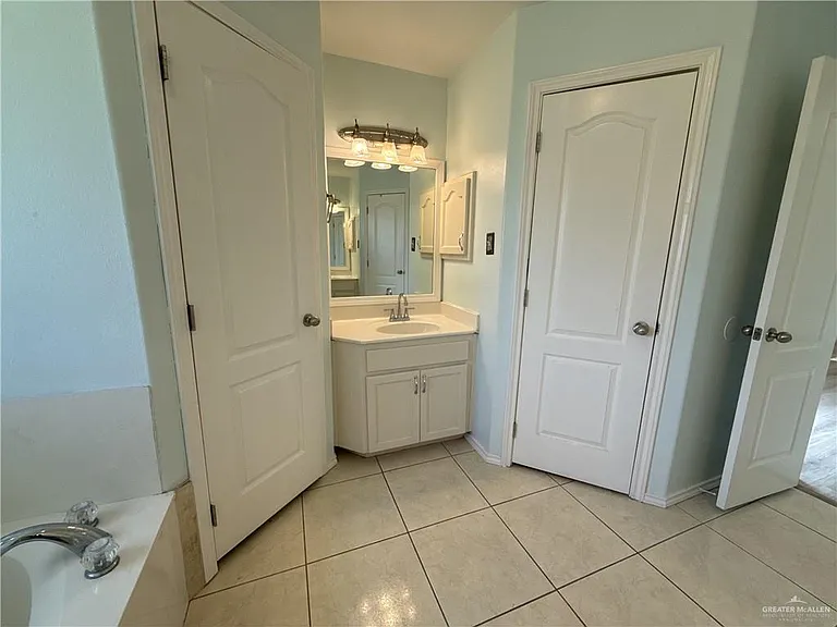 207 E Garfield St — Photo 20