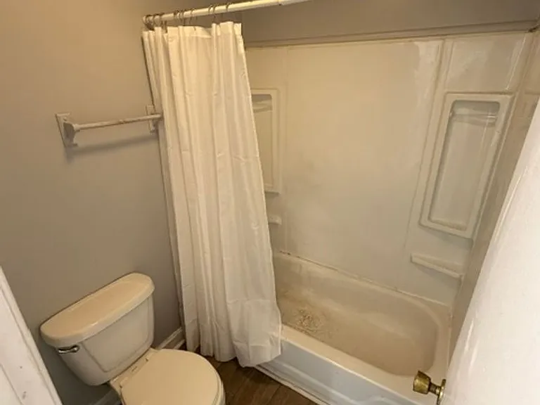 616 1/2 N Bayou Ave #B — Photo 10