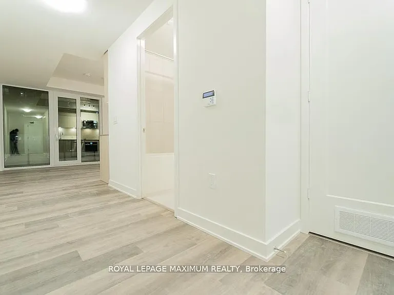 70 Princess St #2015-E — Photo 4