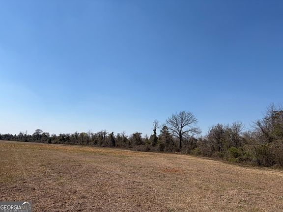 3rd image of 461 Currington Rd