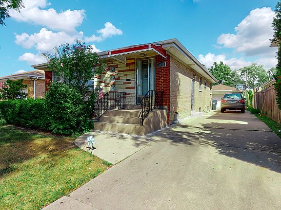 2nd image of 8407 N Oleander Ave