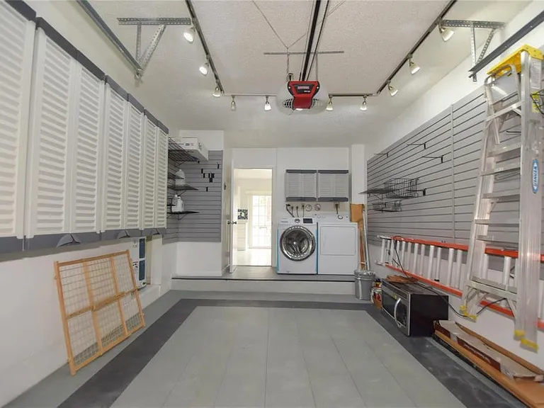 4801 Grapevine Way — Photo 14