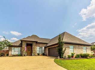 219 Emerald Cir, Brandon, MS 39047