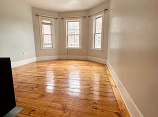 11 Dupont St APT 2, Worcester, MA 01604