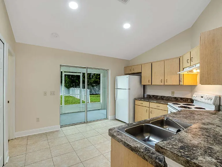 51 Wellwood Ln #A — Photo 25