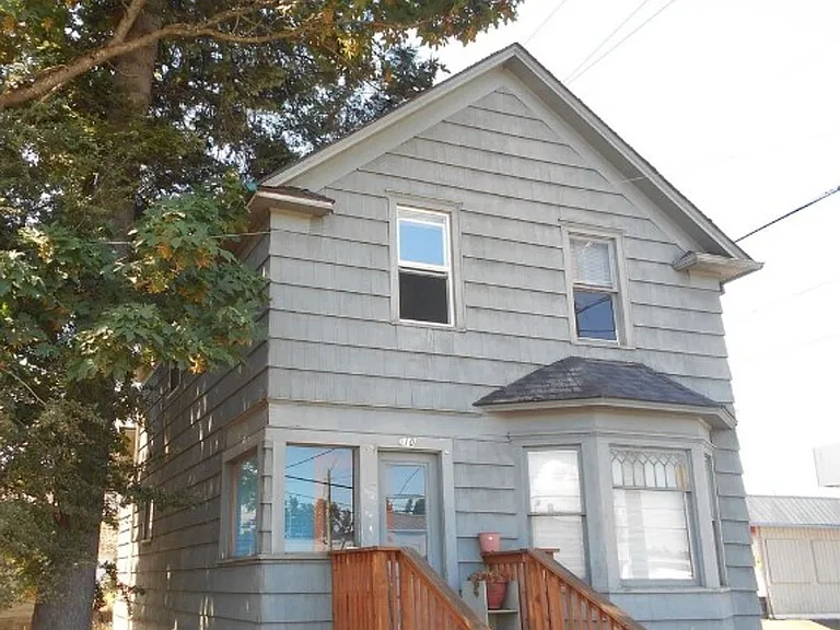 410 E Champion St — Photo 1
