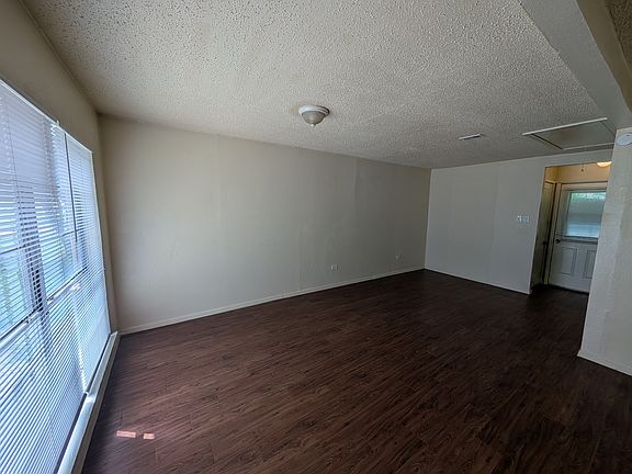 5th image of 3827 Black Oak Dr