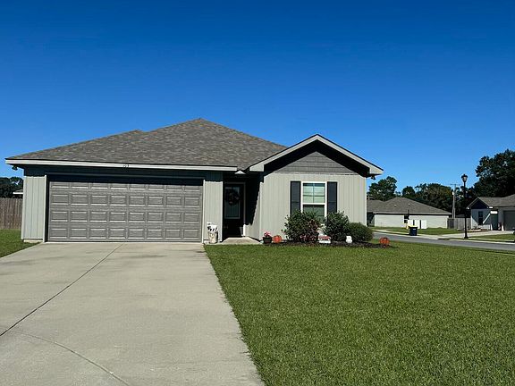 3rd image of 105 Armstrong Dr