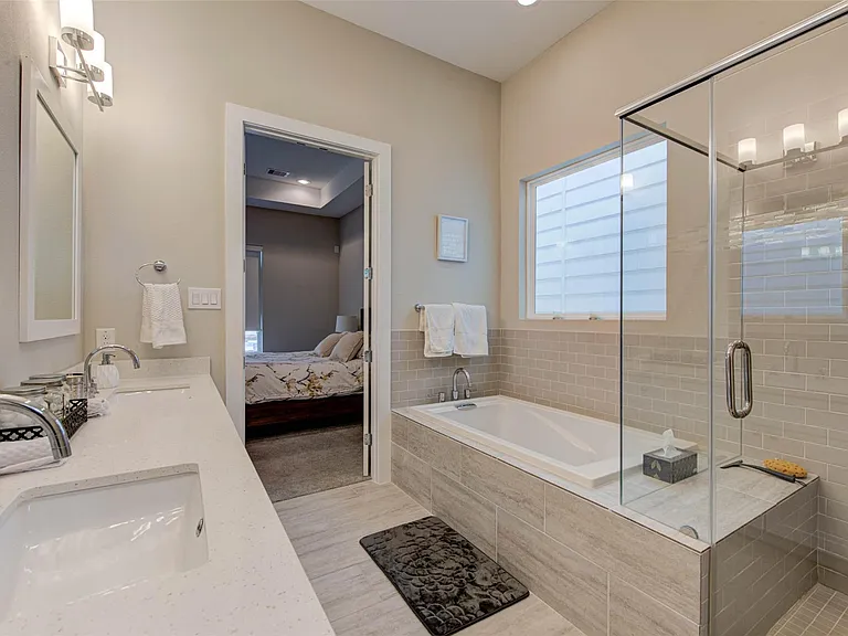 6009 Gardendale Dr #D — Photo 12