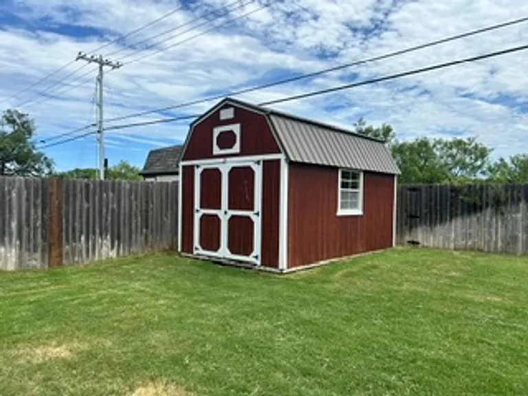 7065 McLeod Dr — Photo 33