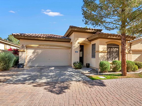 2nd image of 1827 W Periwinkle Way