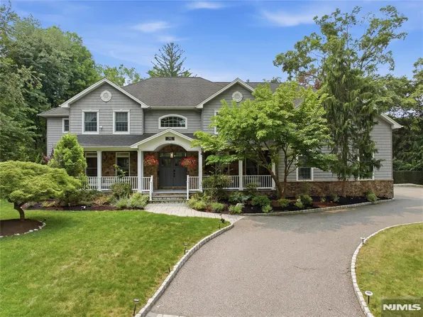 765 Scott Dr, River Vale, NJ 07675