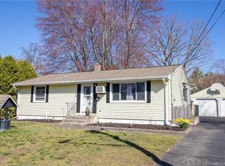 46 Roosevelt Blvd, Enfield, CT 06082