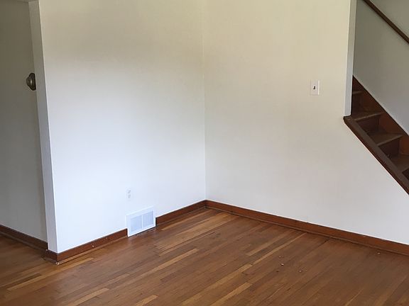 2nd image of 93-95 Lynwood Ave