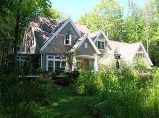 7109 Ridgeway St, Fennville, MI 49408