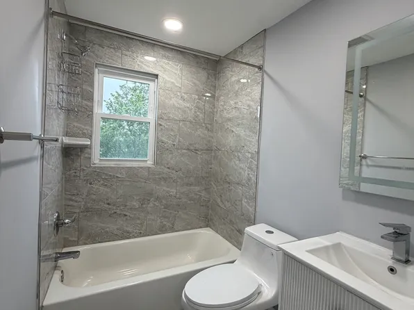 (undisclosed Address), Levittown, NY 11756