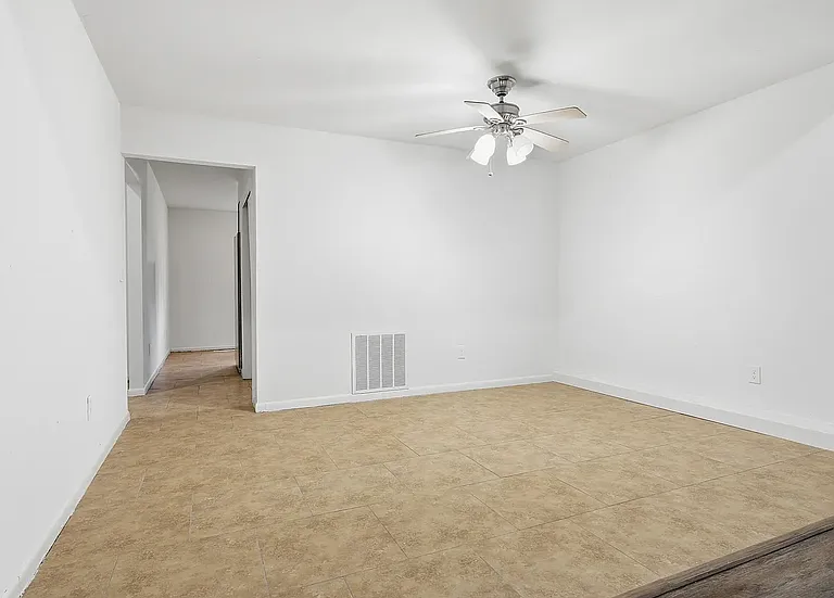 307 Cutty Ct — Photo 13