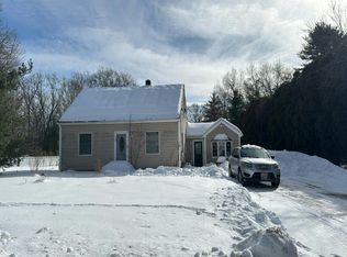 900 Snake Hill Rd, Glocester, RI 02857