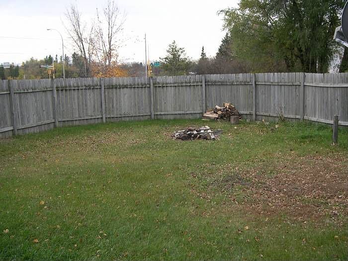 YARD / FIRE PIT