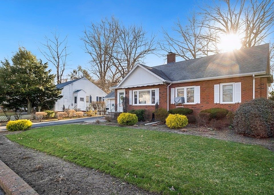 462 Broadway, North Attleboro, MA 02760 Zillow