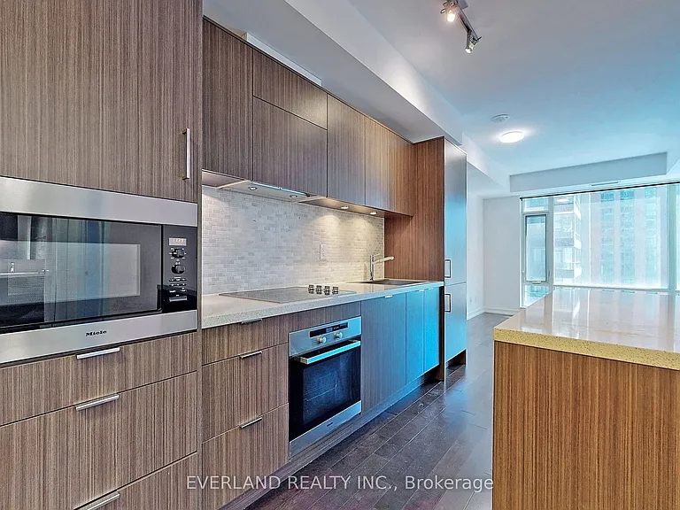 21 Widmer St #1507 — Photo 9