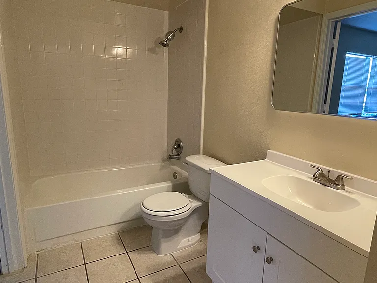 12068 Club Woods Dr — Photo 12