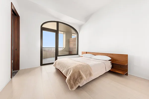 Rented by Compass | media 9