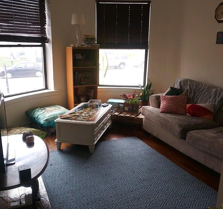 1st image of 3054 W North Ave #1