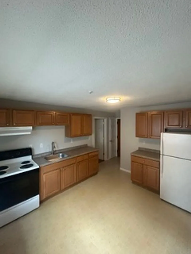 56 Curtis — Photo 3