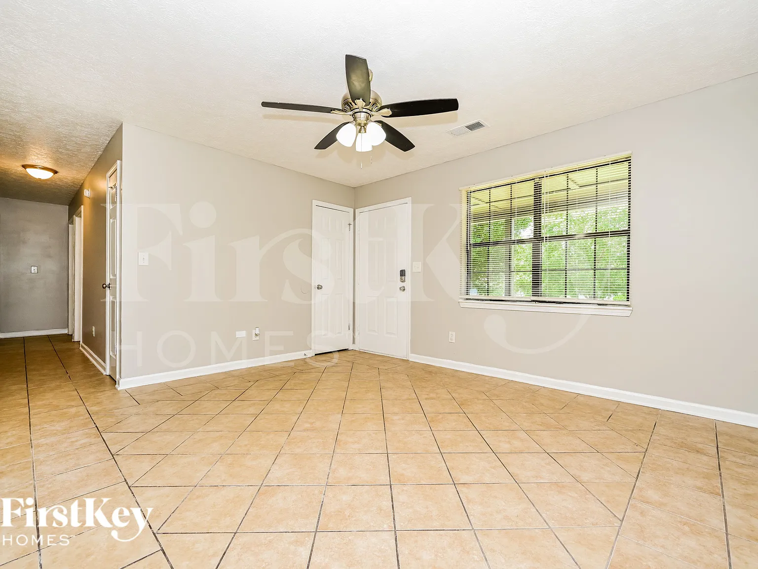 3 bed, 2.0 bath, 1492 sqft, $1,690 — Photo 2
