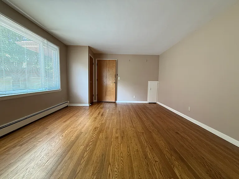 4 Aldrich Ave #1 — Photo 4