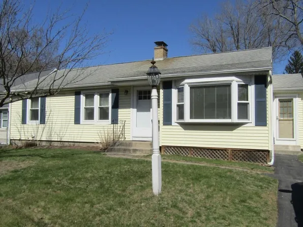 129 College St, Worcester, MA 01610