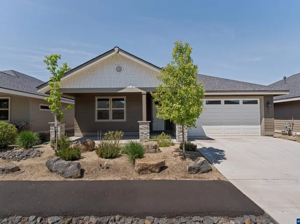 2695 NW 23rd Loop, Redmond, OR 97756