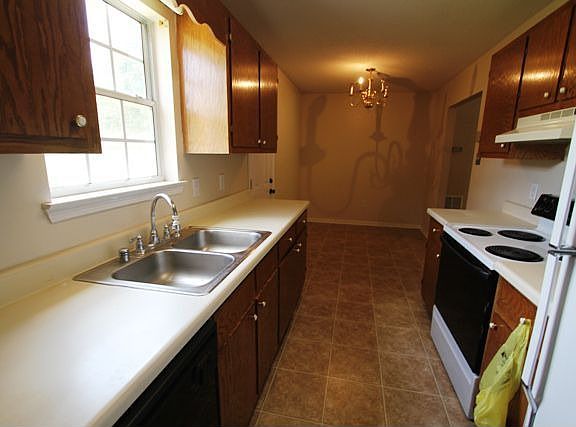 Lots of counter space 