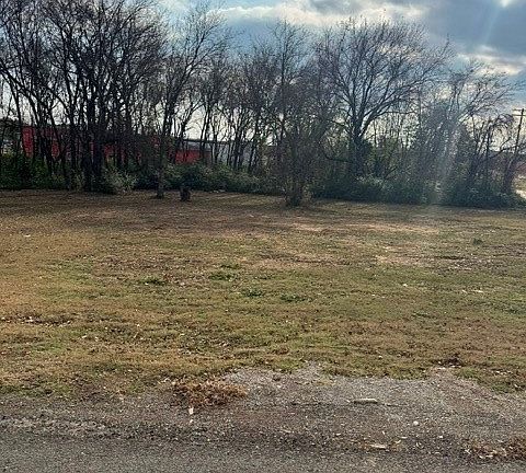 4th image of 632 N 4th St