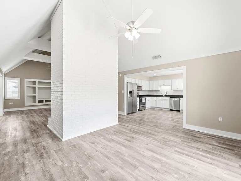 942 Rue De Palms Dr — Photo 18