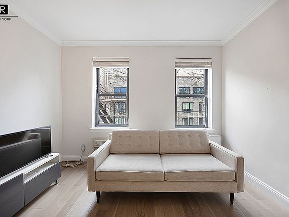 4th image of 330 E 83rd St APT 5C